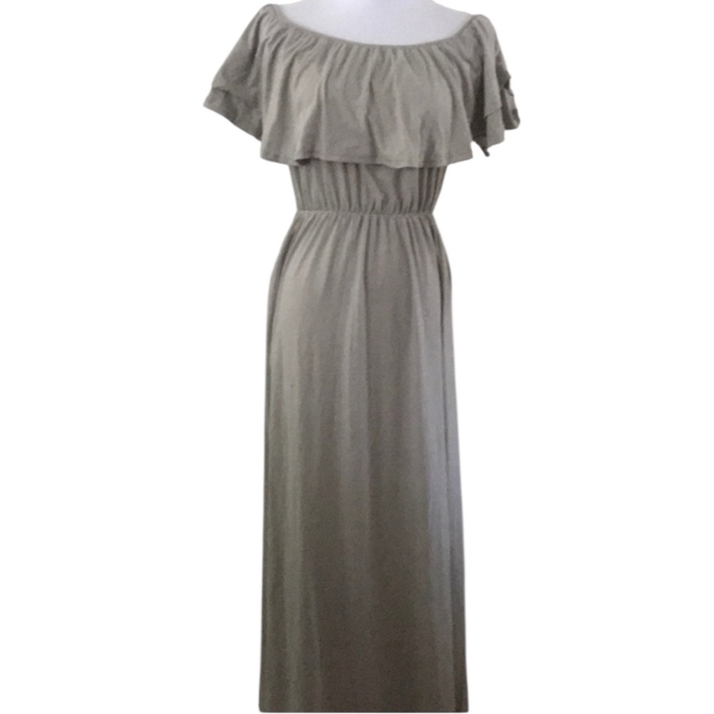 Off the shoulder/ or not maxi dress